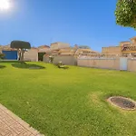 Three Bedroom Cozy In Lägenhet Torrevieja