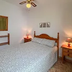 Three Bedroom Cozy In Lägenhet