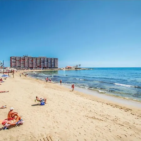 Three Bedroom Cozy In Apartment *