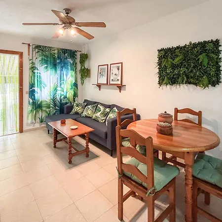 Three Bedroom Cozy In