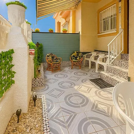 Apartment Three Bedroom Cozy In