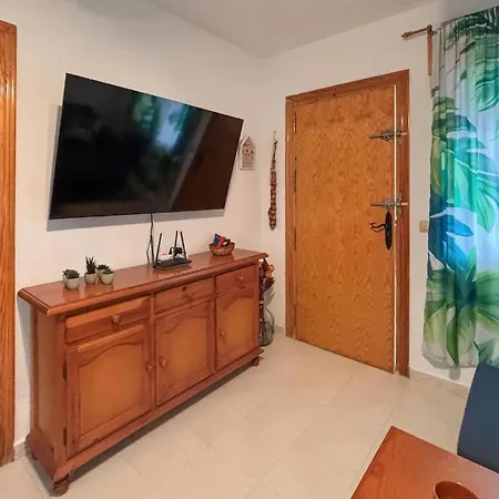 Three Bedroom Cozy In Lägenhet *