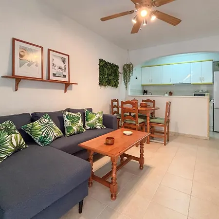 Three Bedroom Cozy In Lägenhet