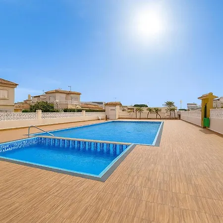 Three Bedroom Cozy In