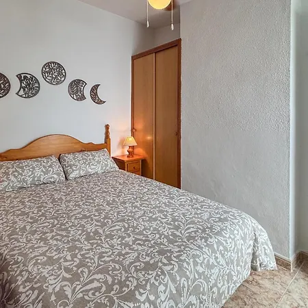 Apartment Three Bedroom Cozy In