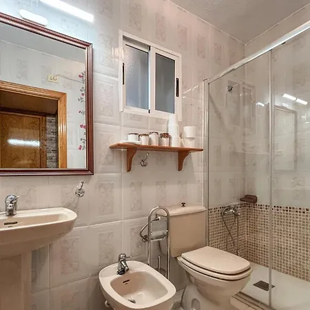 Three Bedroom Cozy In Торевьиа
