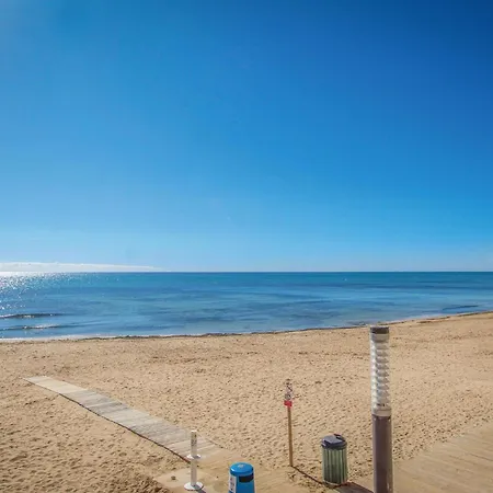 Apartment Three Bedroom Cozy In Torrevieja