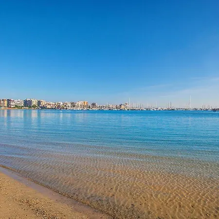 Three Bedroom Cozy In Apartment Torrevieja