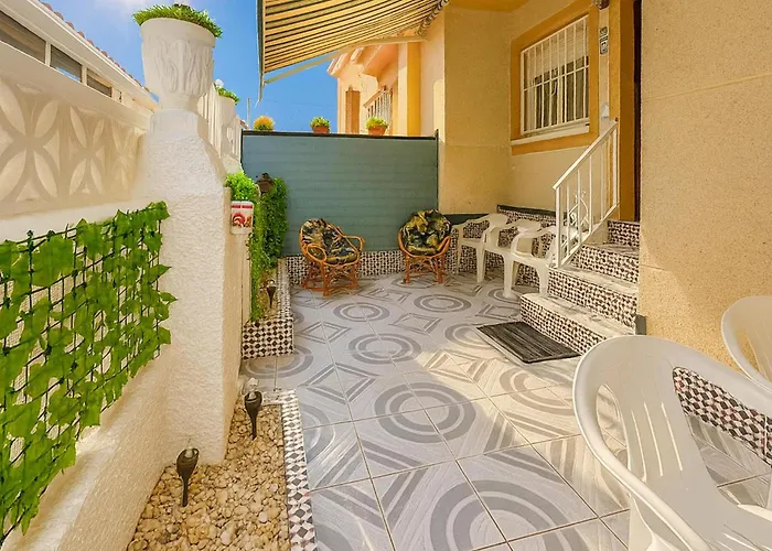 Apartment Three Bedroom Cozy In