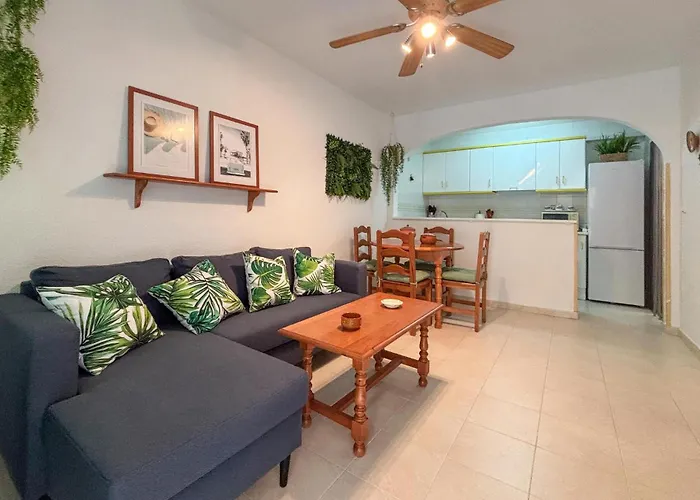 Three Bedroom Cozy In Apartment