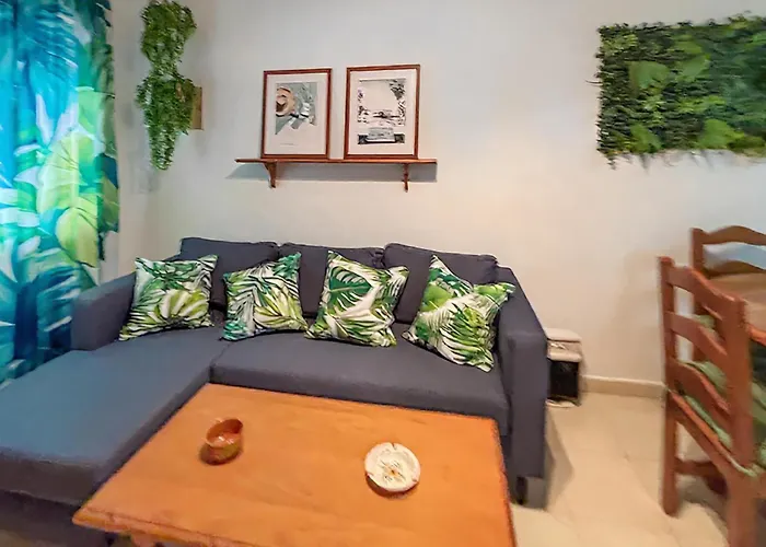 Three Bedroom Cozy In Torrevieja