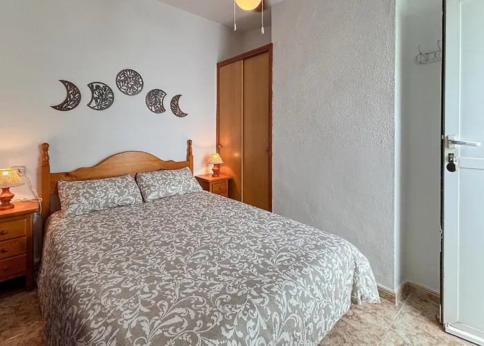 Apartment Three Bedroom Cozy In