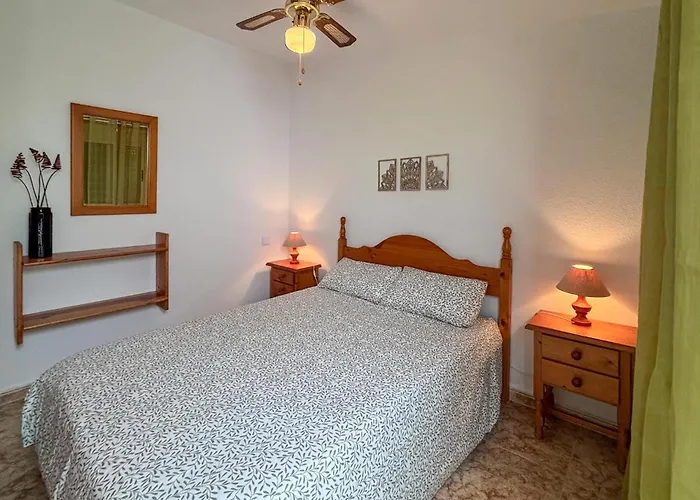 Three Bedroom Cozy In Apartment