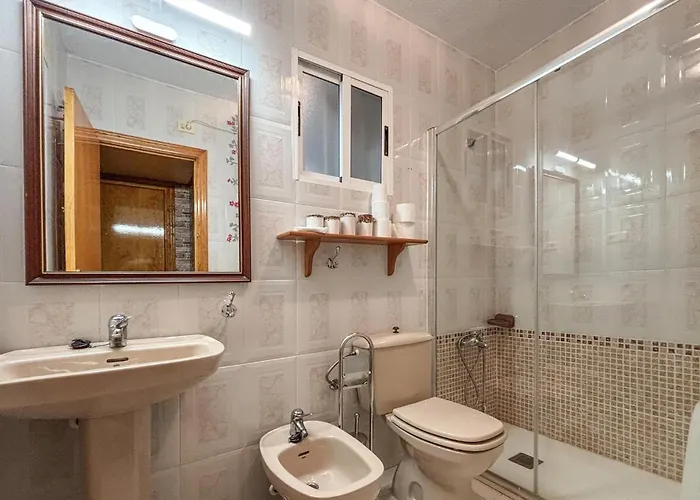 Three Bedroom Cozy In Torrevieja