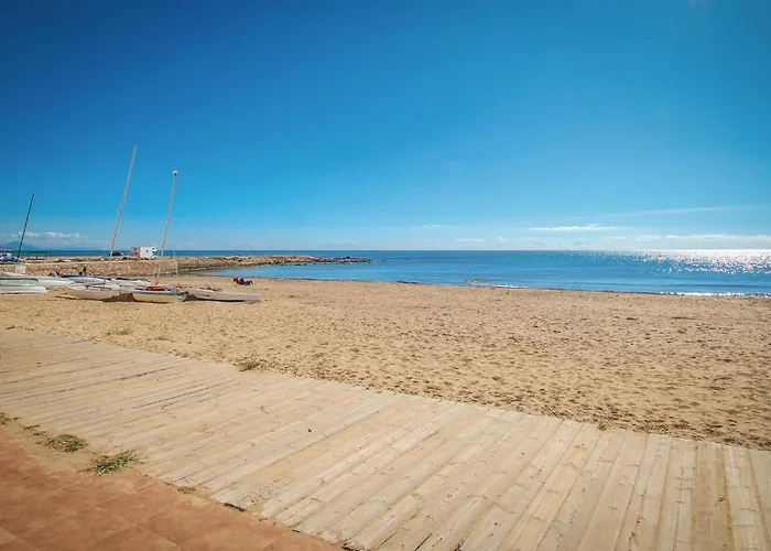 Apartment Three Bedroom Cozy In *